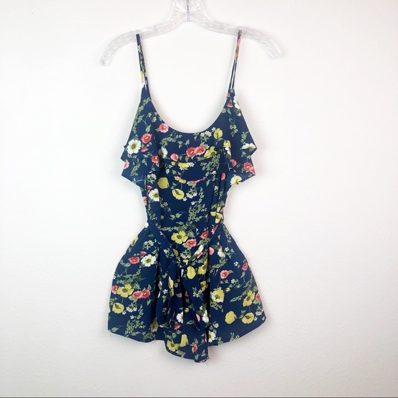 Forever 21 Pants - 🔥5 for 30 Forever 21 Floral Cami Romper